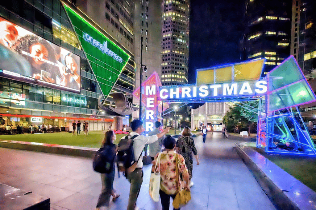 Raffles Place Christmas Decorations Singapore 2022