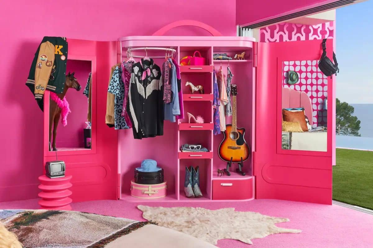 Ken's Wardrobe Barbie House 