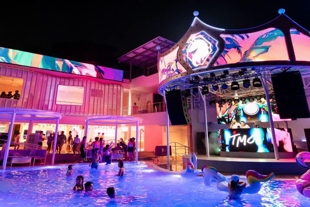 New attractions in Sentosa Tipsy Unicorn Beach Club opens