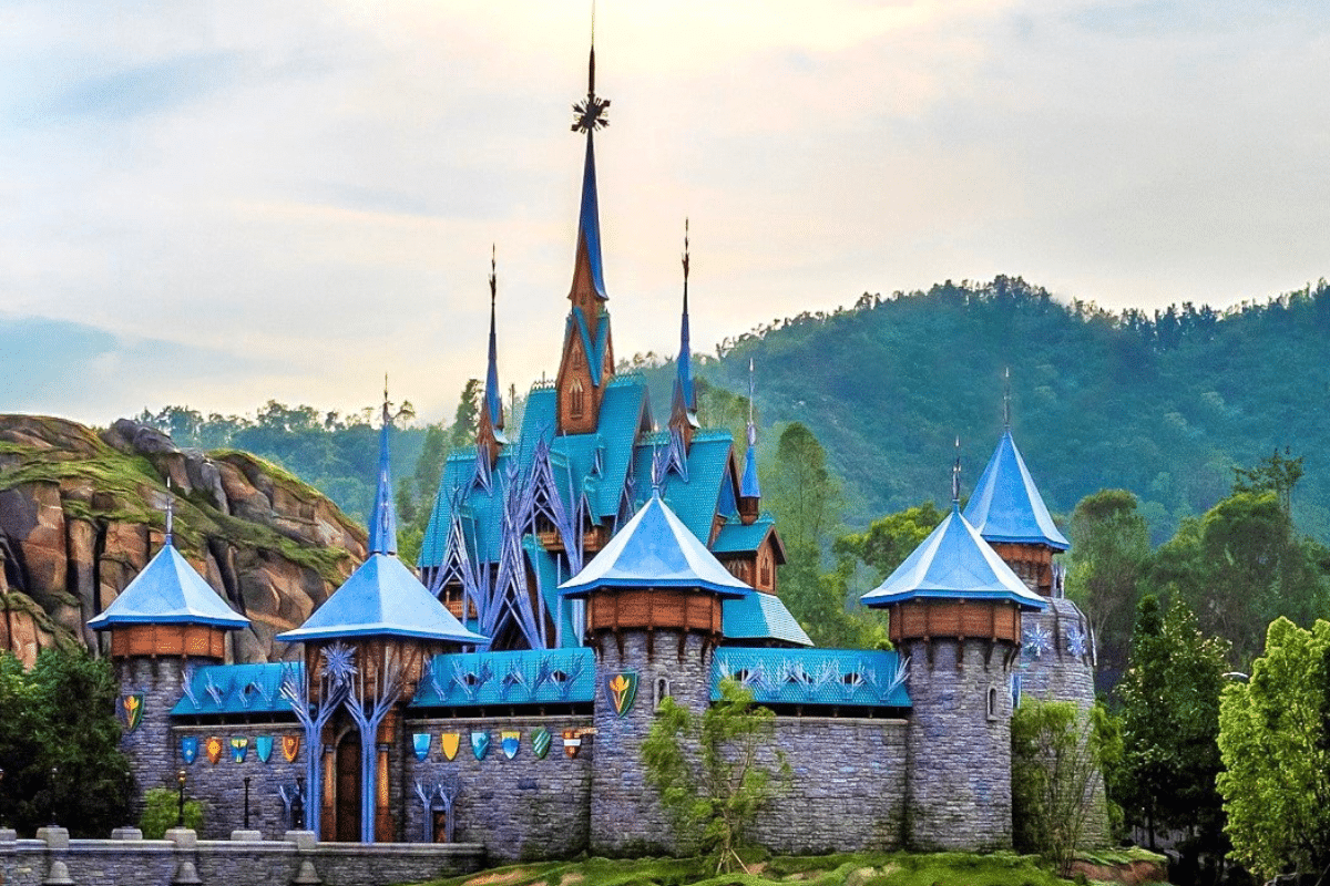 Elsa Castle Disneyland